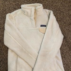 Patagonia white/cream Sherpa style pull over